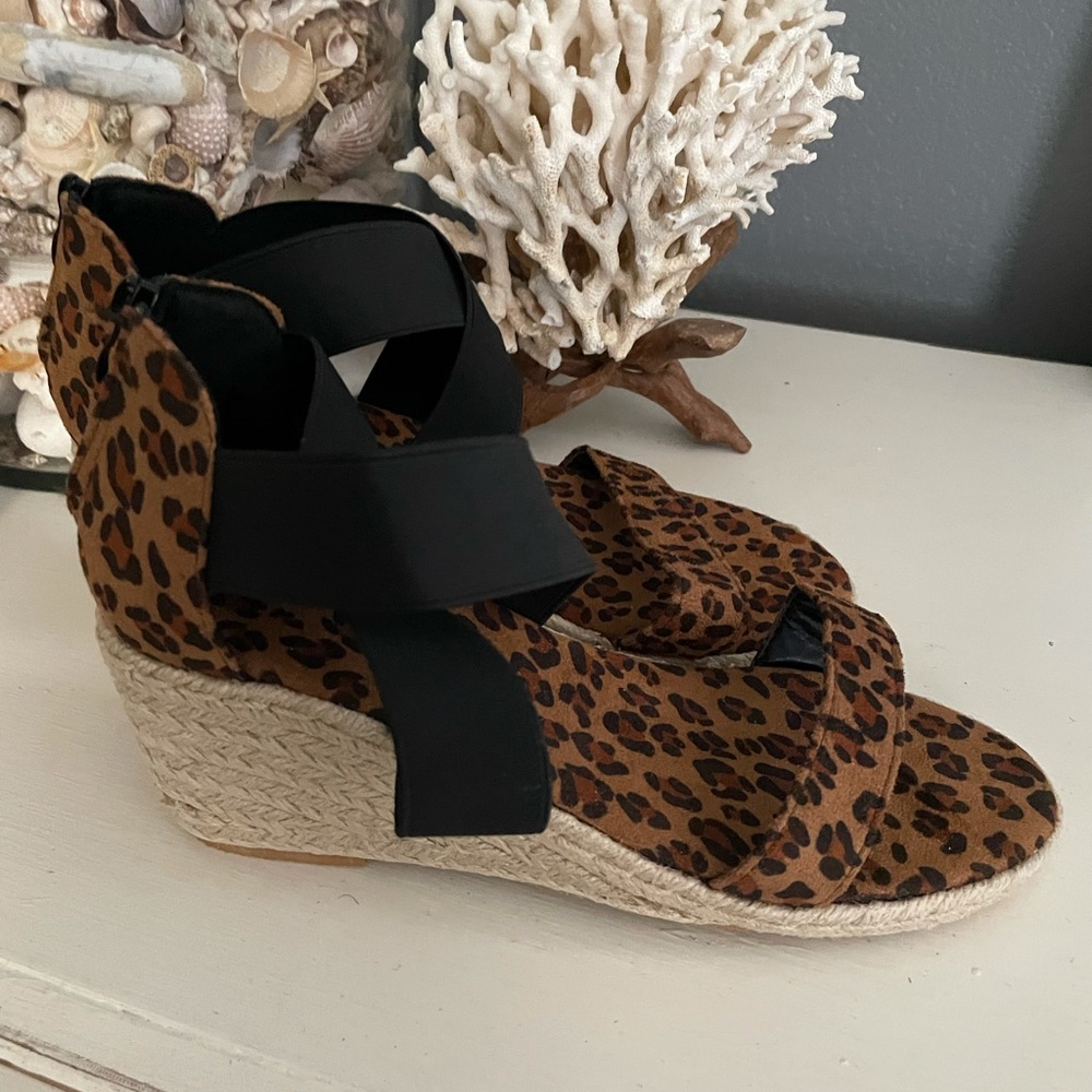 Leopard wedge sandals